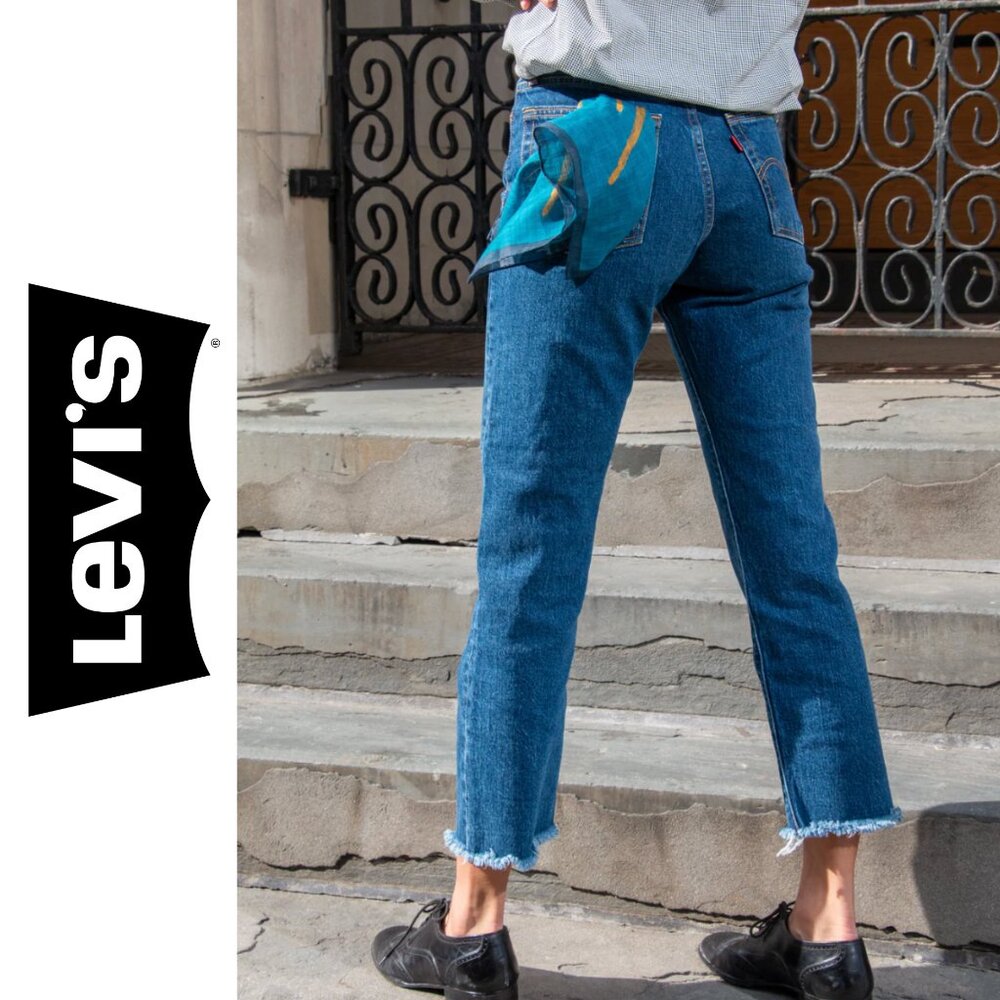 Levi's Women's Straight Leg Jeans in Medium Blue